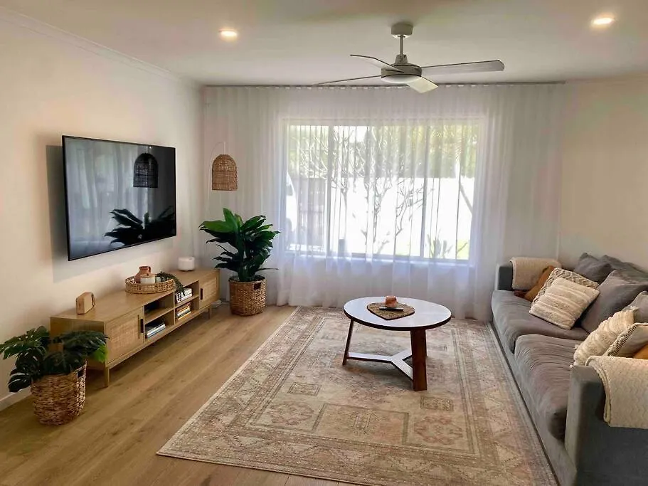 Modern Beach Home With Large Private Gardens Sunrise Beach Holiday home